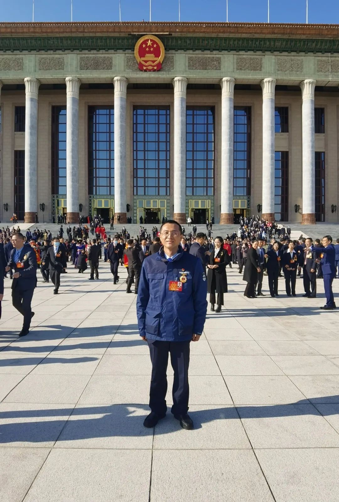 尊龙凯时官网网址智能召开天下劳动模范郝鹏载誉归来分享会