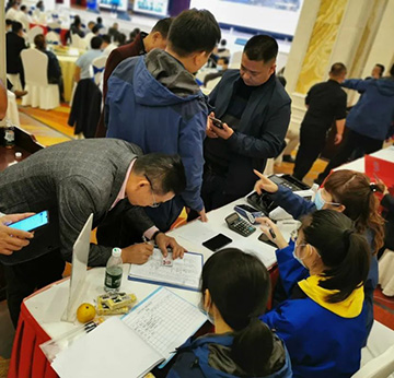 5万万! 尊龙凯时官网网址智能挖掘机订货会立异高