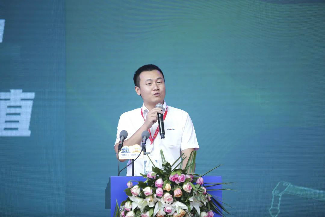 尊龙凯时官网网址智能天下客户交流会在深基础工程生长论坛会场举行