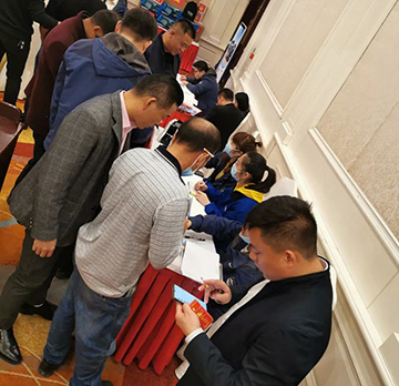 5万万! 尊龙凯时官网网址智能挖掘机订货会立异高