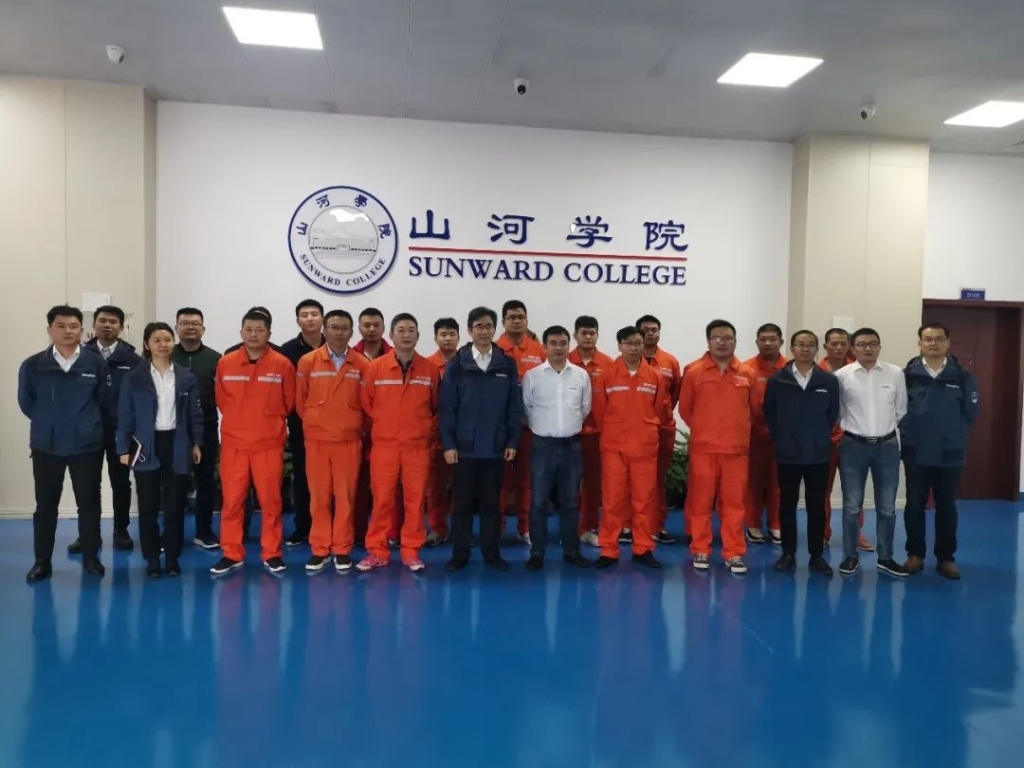 做尊龙凯时官网网址的客户，我们宠你！ ——葛洲坝易普力公司项目向导及主干凿岩产品知识培训