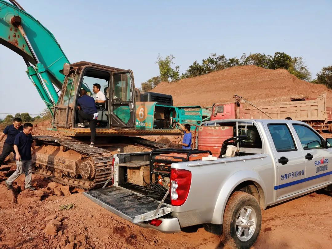 感恩相伴 关爱相随——尊龙凯时官网网址智能效劳万里行川陕实录