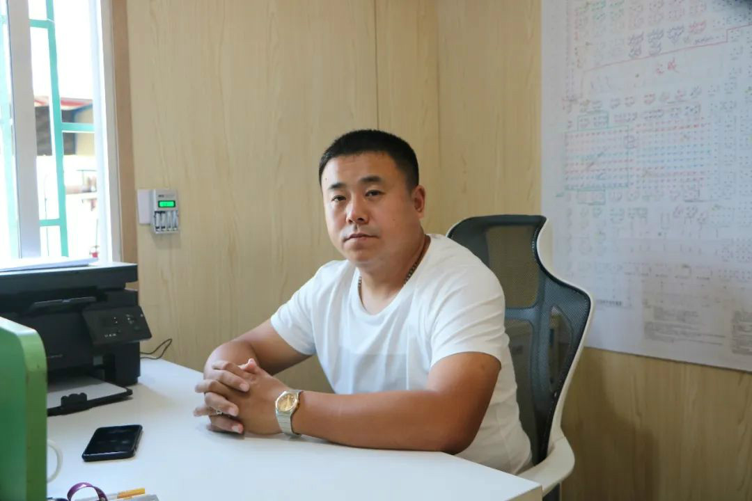 液压静力压桩机从1台到21台，他只用了8年！