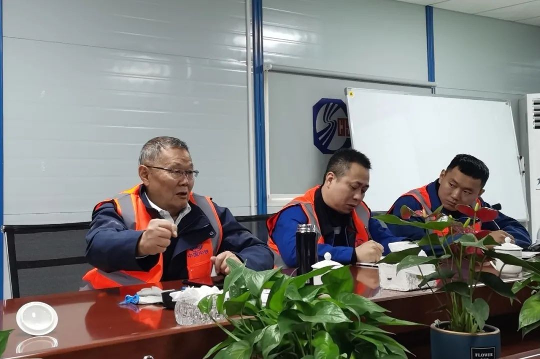 何清华亲临中铁尊龙凯时官网网址盾构施工项目指导事情