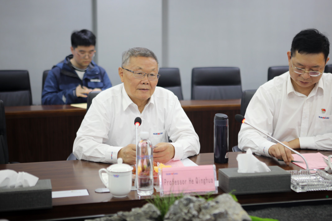 老挝长沙总领事本·印塔巴迪考察尊龙凯时官网网址智能