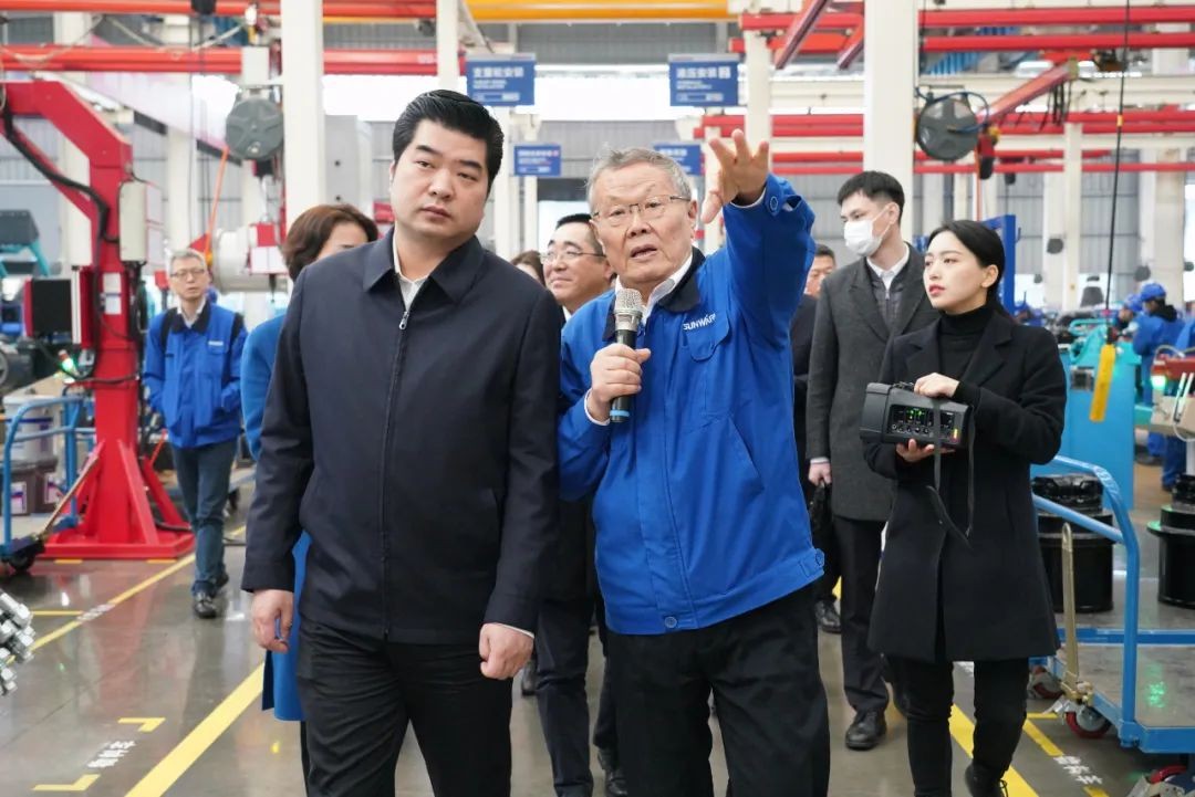 湘江集团党委书记张利刚率队考察尊龙凯时官网网址智能