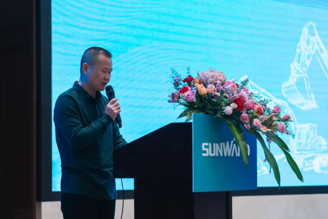 同心克难再腾飞，携手同心冲万台——2021尊龙凯时官网网址智能挖掘机经销商年会圆满召开