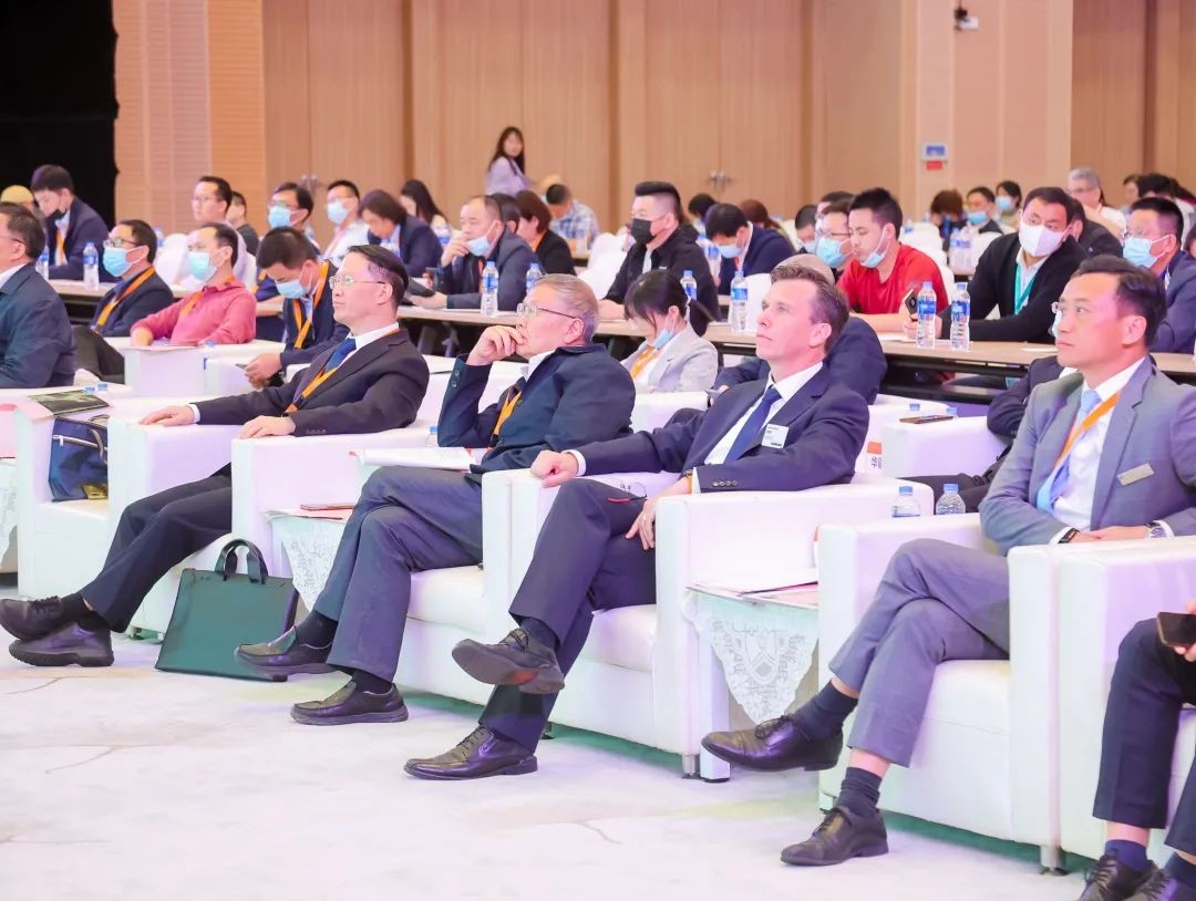 何清华出席长沙国际工程机械工业链生长峰会，走“双循环”蹊径要害在于“要做好自己的事情”