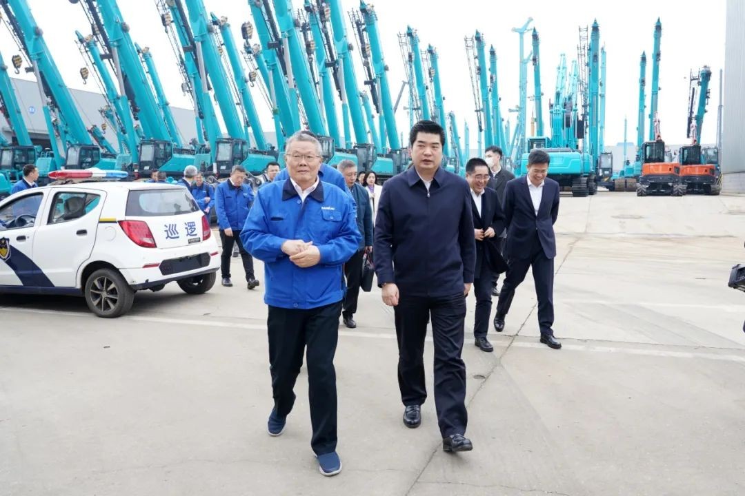 湘江集团党委书记张利刚率队考察尊龙凯时官网网址智能