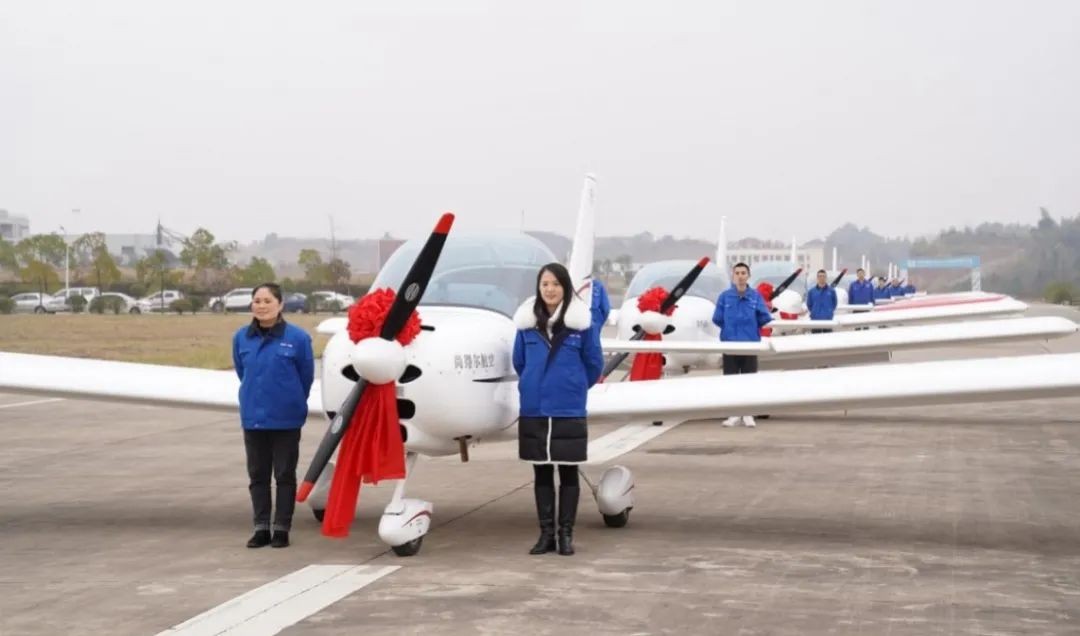 牛年开新局，尊龙凯时官网网址航空8架SA60L飞机集中下线、交付
