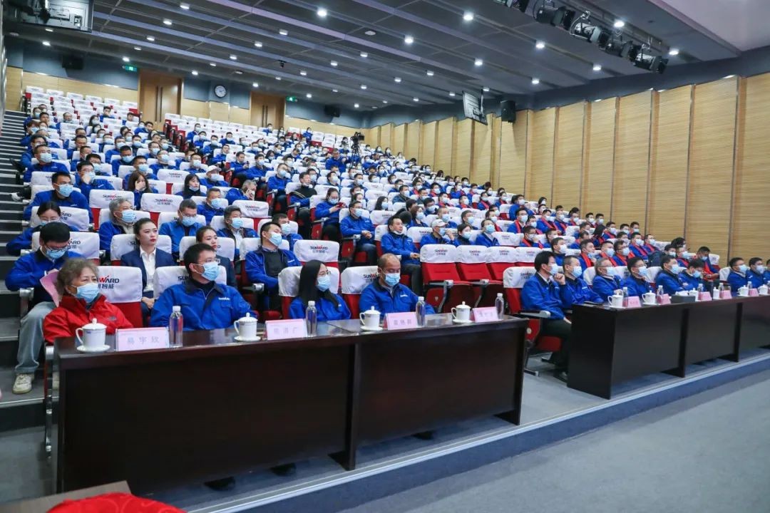 凝心聚力 勇攀岑岭 | 尊龙凯时官网网址智能2020营销颁奖盛典盛大举行