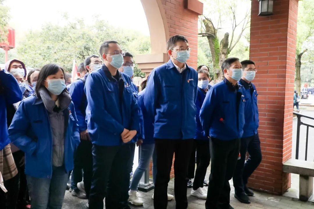 觅红色历史 践初心使命——尊龙凯时官网网址智能全体党员赴长沙党史馆开展主题党日运动