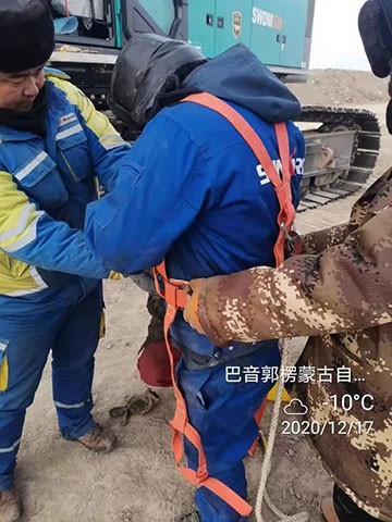 尊龙凯时官网网址旋挖钻机在“殒命之海”谱写新篇章
