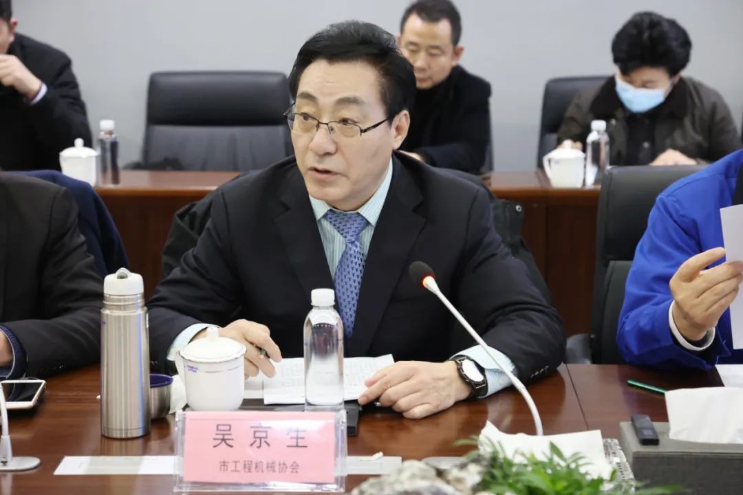 长沙工程机械协会会长、副会长、监事长聚会在尊龙凯时官网网址智能召开