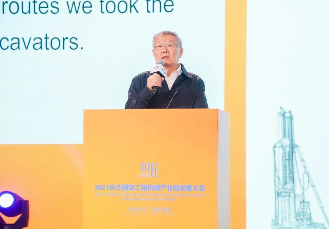 何清华出席长沙国际工程机械工业链生长峰会，走“双循环”蹊径要害在于“要做好自己的事情”