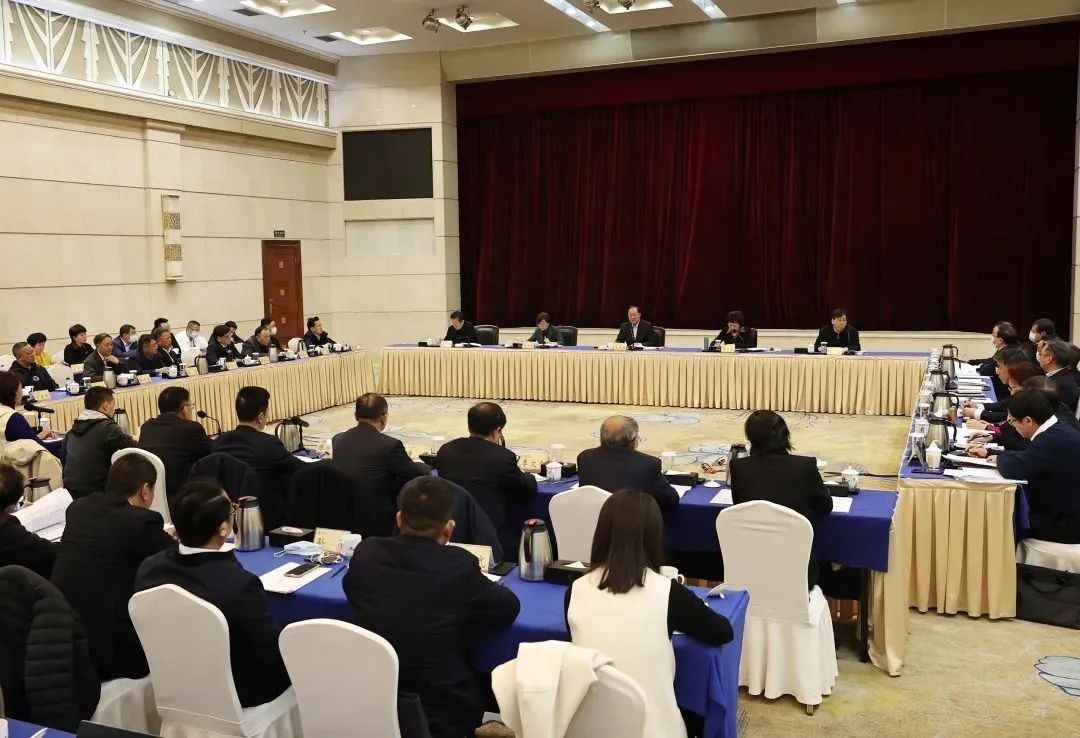 何清华：民营企业要增强立异积累，推许精耕细作的内在式增添