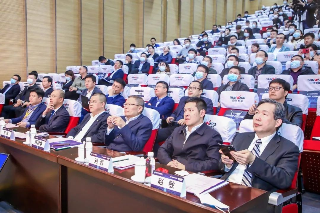 信息手艺与制造业怎样深度融合生长？行业大咖云集尊龙凯时官网网址现场论道