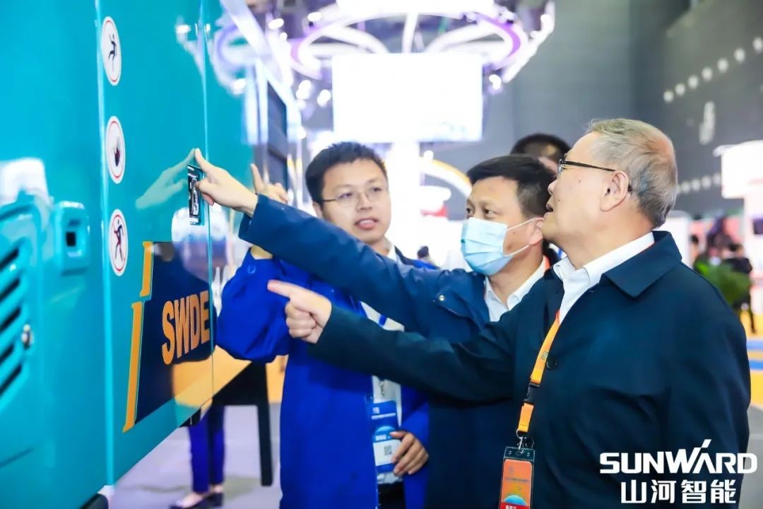 “尊龙凯时官网网址绿”亮相长沙国际工程机械展，50余款产品尽显尊龙凯时官网网址智能立异实力