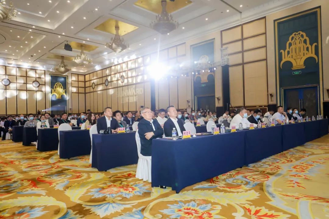 “爆品”出击！尊龙凯时官网网址智能客户交流会签约超8亿元