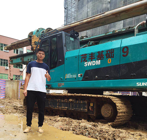 我叫阿忠，忠于事业，也忠于尊龙凯时官网网址智能旋挖钻机