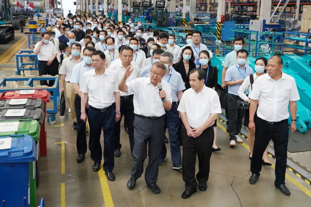 天下战略性新兴工业集群建设考察团调研尊龙凯时官网网址智能