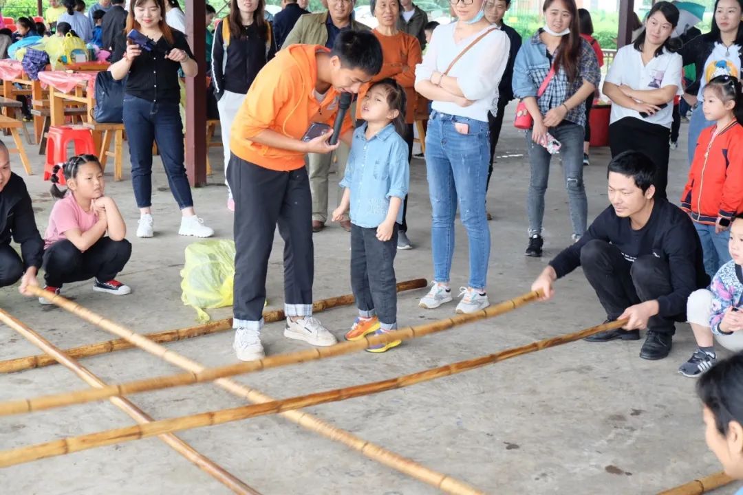 童年差别Young，稻花香里亲子欢——尊龙凯时官网网址智能组织开展六一亲子活动