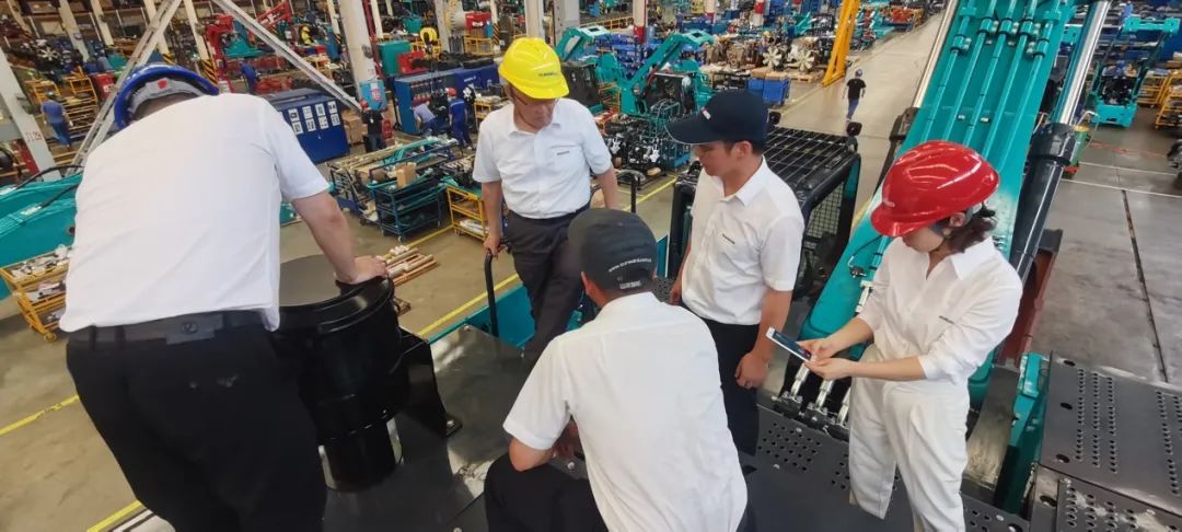 够炫！够酷！尊龙凯时官网网址智能超大型挖掘机SWE750F下线