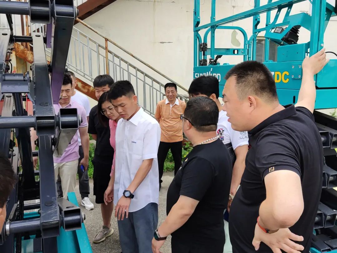 同梦偕行 借势腾飞——辽宁宏信&尊龙凯时官网网址智能举行主题庆典活动