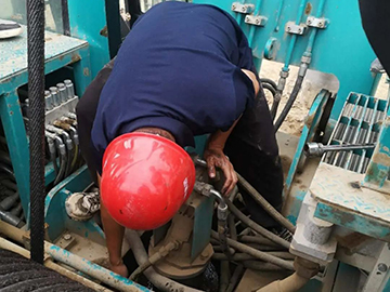 顶酷暑 走沙漠 2021年尊龙凯时官网网址智能全球效劳万里行走进新疆