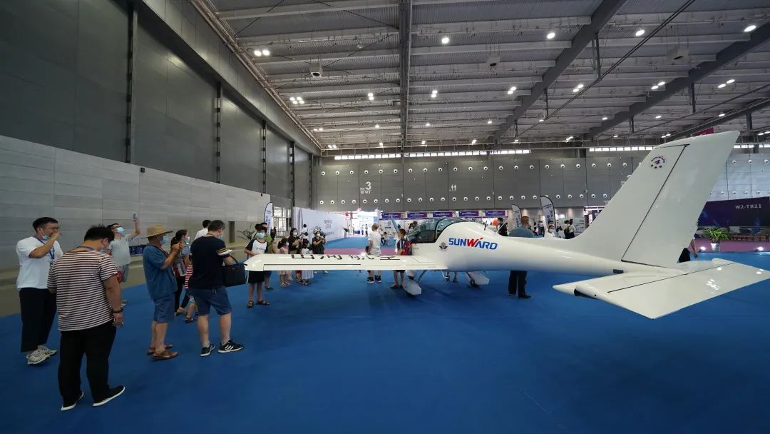 明星产品受追捧，尊龙凯时官网网址航空携多款产品精彩亮相2021年湖南航展