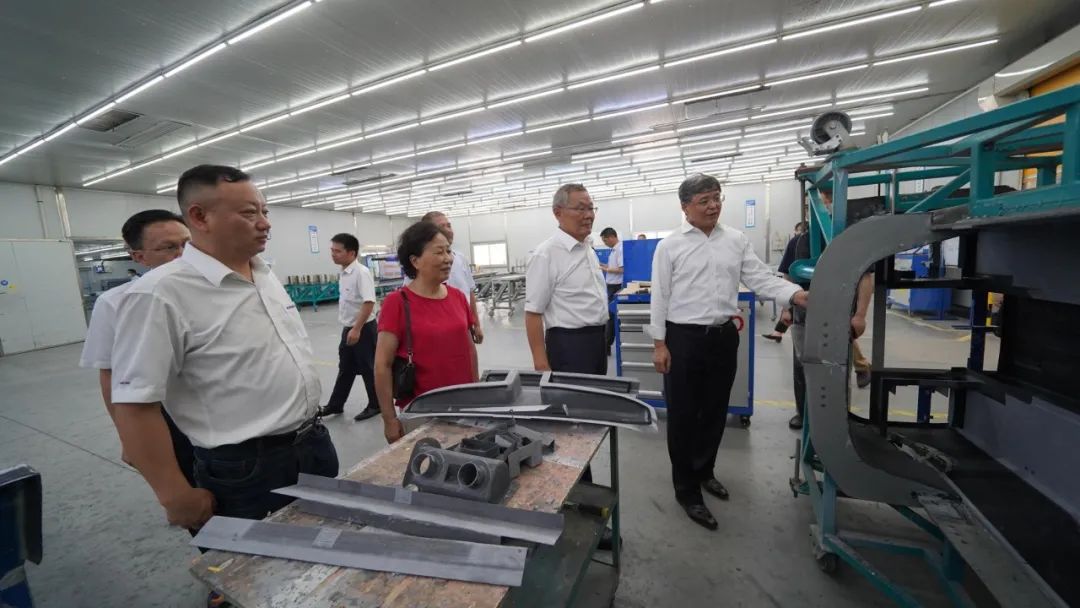 中国民用航空局总工程师殷时军率队考察调研尊龙凯时官网网址科技