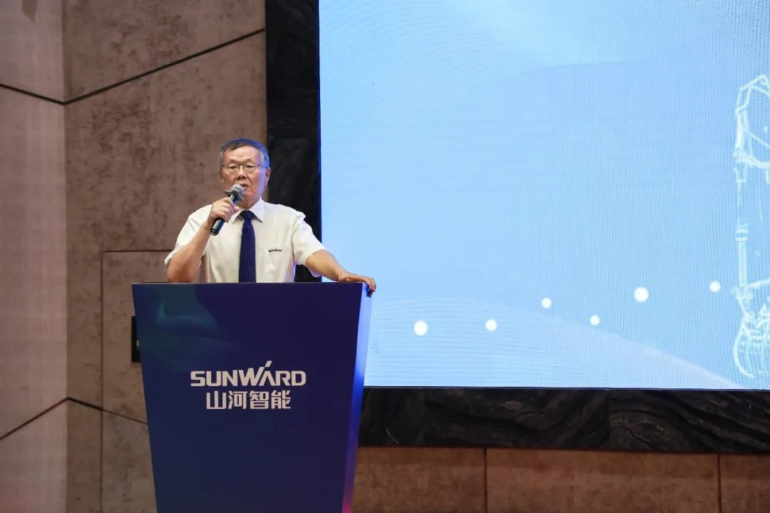 “同心同梦，协力拼搏” ——尊龙凯时官网网址智能2021年挖掘机经销商半年度谋划事情聚会圆满召开