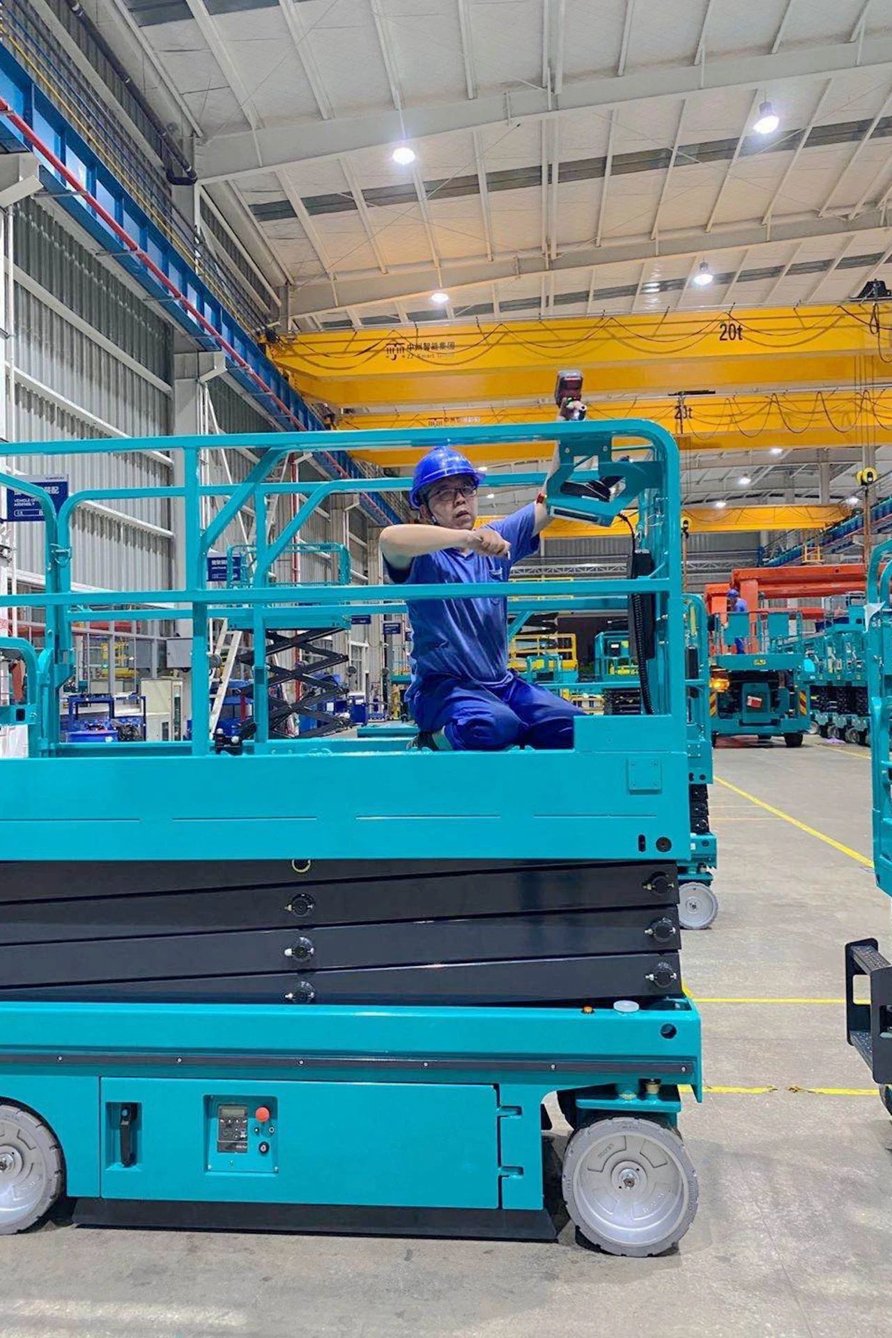 尊龙凯时官网网址智能“蓝精灵”们在通俗岗位的坚守与贡献