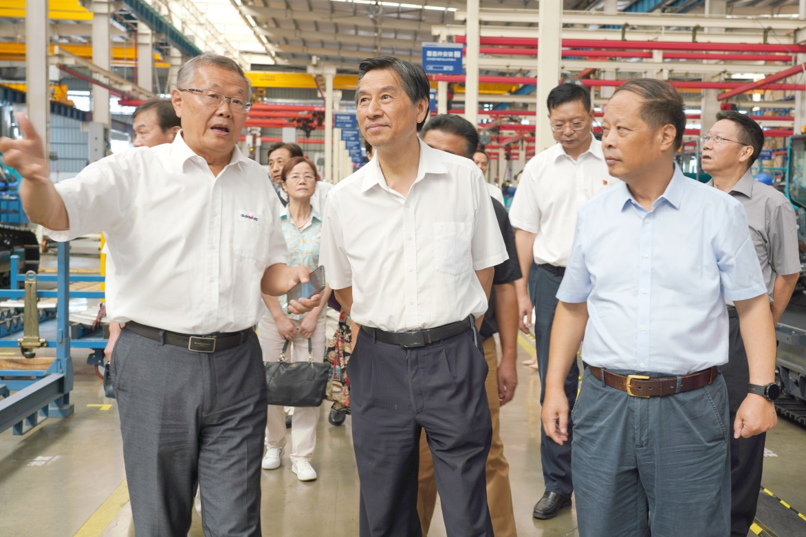 湖南省老科学手艺事情者一行到访尊龙凯时官网网址智能