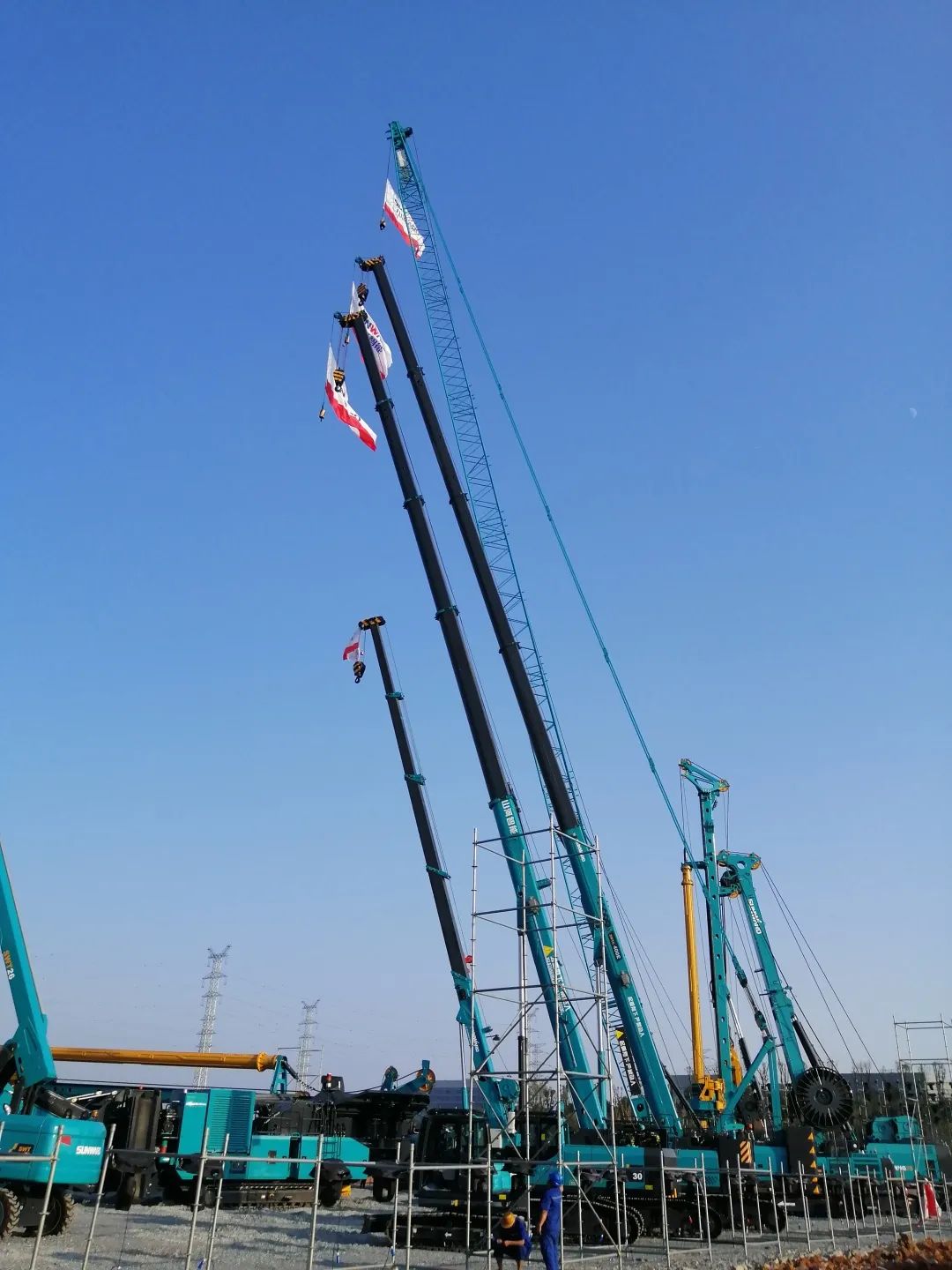 “重”磅出击！尊龙凯时官网网址智能起重机械组团“登场”