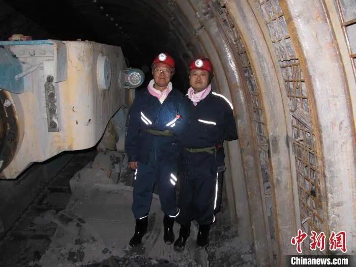 媒体聚焦 | 中新社专访——尊龙凯时官网网址智能首创人何清华：向着太阳奔驰的筑梦人