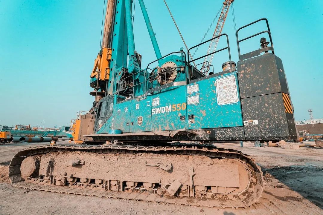 大国重器！尊龙凯时官网网址智能超等装备助力北京都会副中心综合交通枢纽站建设