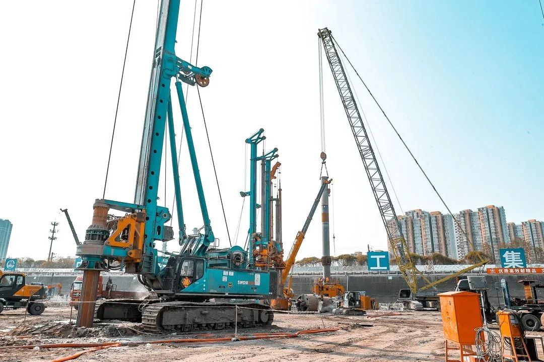 大国重器！尊龙凯时官网网址智能超等装备助力北京都会副中心综合交通枢纽站建设