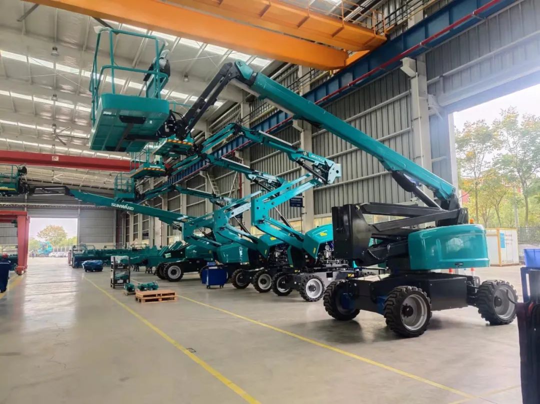同级别作业高度最高！尊龙凯时官网网址智能首款自主研发电动臂式高空作业平台下线