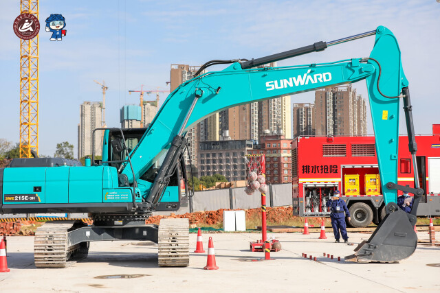 轮胎式挖掘机和履带式挖掘机，你更看好哪个？