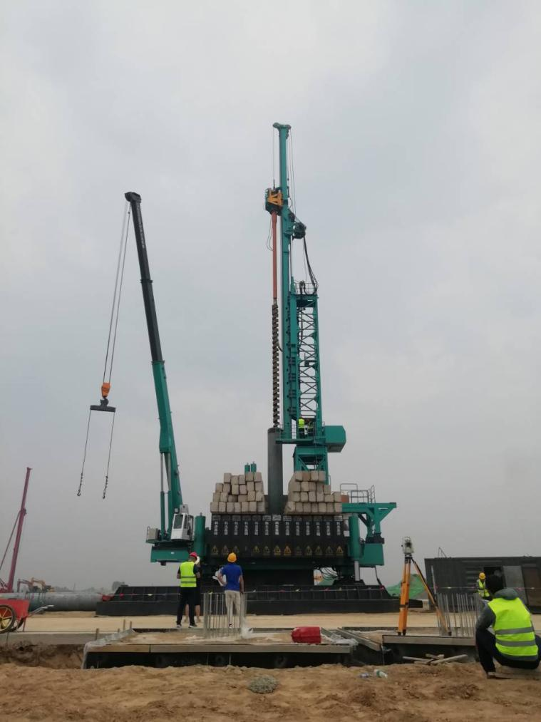 创下纪录！尊龙凯时官网网址智能引孔式静力压桩机首次应用于高铁项目