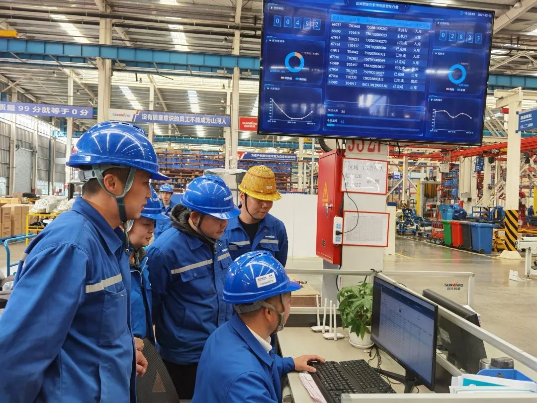 你好 2022！再见 2021！我与尊龙凯时官网网址智能共生长