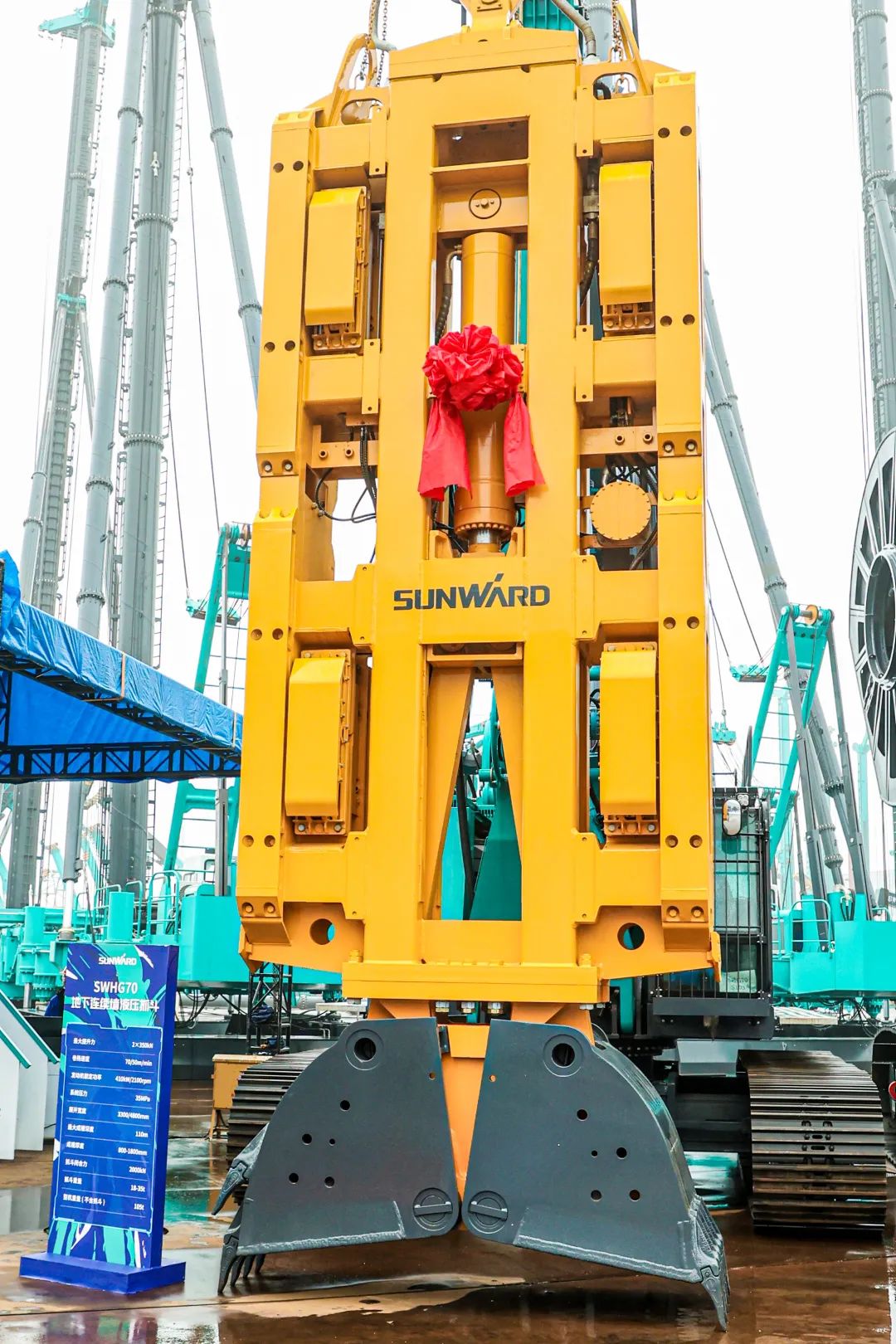 打造“明星产品”！尊龙凯时官网网址智能地下一连墙液压抓斗乐成宣布