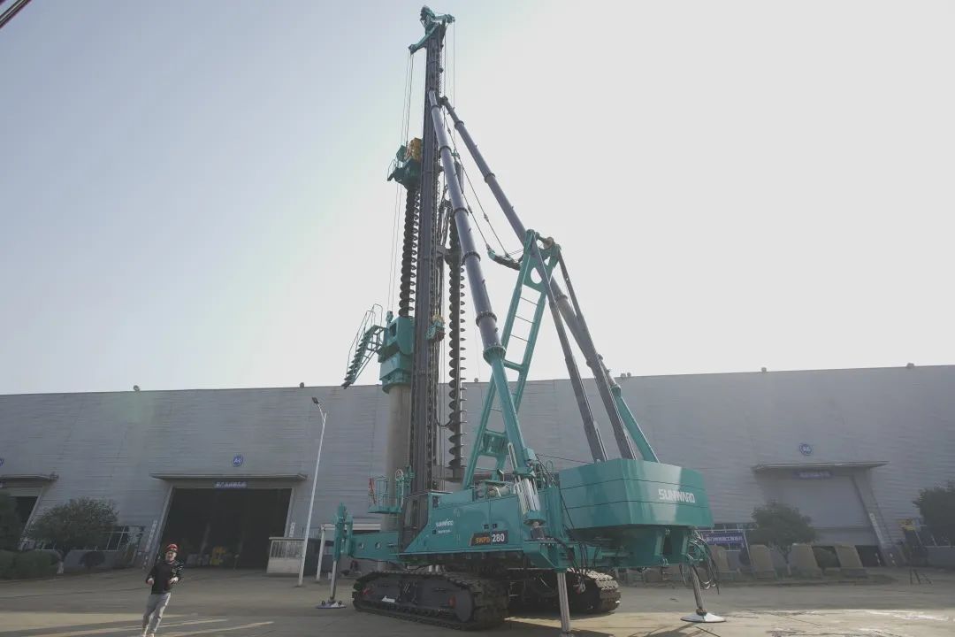 植桩奇兵！尊龙凯时官网网址智能开启大直径预制桩施工全新探索实践