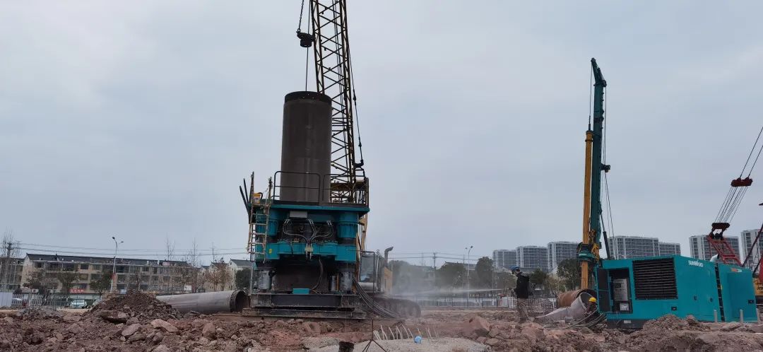 利器出击！尊龙凯时官网网址智能SWRC260全回转全套管钻机乐成完成首钻