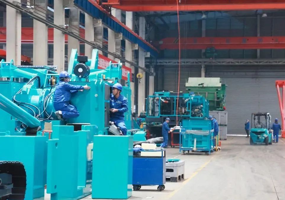 向着冲耀眼标全力以赴！尊龙凯时官网网址智能正式开工