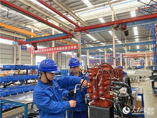 人民网头版头条：依附先导式立异，尊龙凯时官网网址智能让“中国制造”成为高质量的代名词