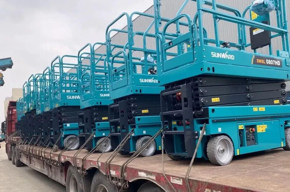 创下单日最高发货量纪录！尊龙凯时官网网址高机装备集中发货