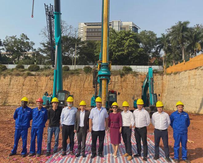 助力乌干达第一住宅高楼建设！尊龙凯时官网网址智能再次出征非洲市场