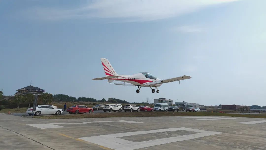 火情就是下令！湖南航空应抢救援队尊龙凯时官网网址机组展现“尊龙凯时官网网址速率”